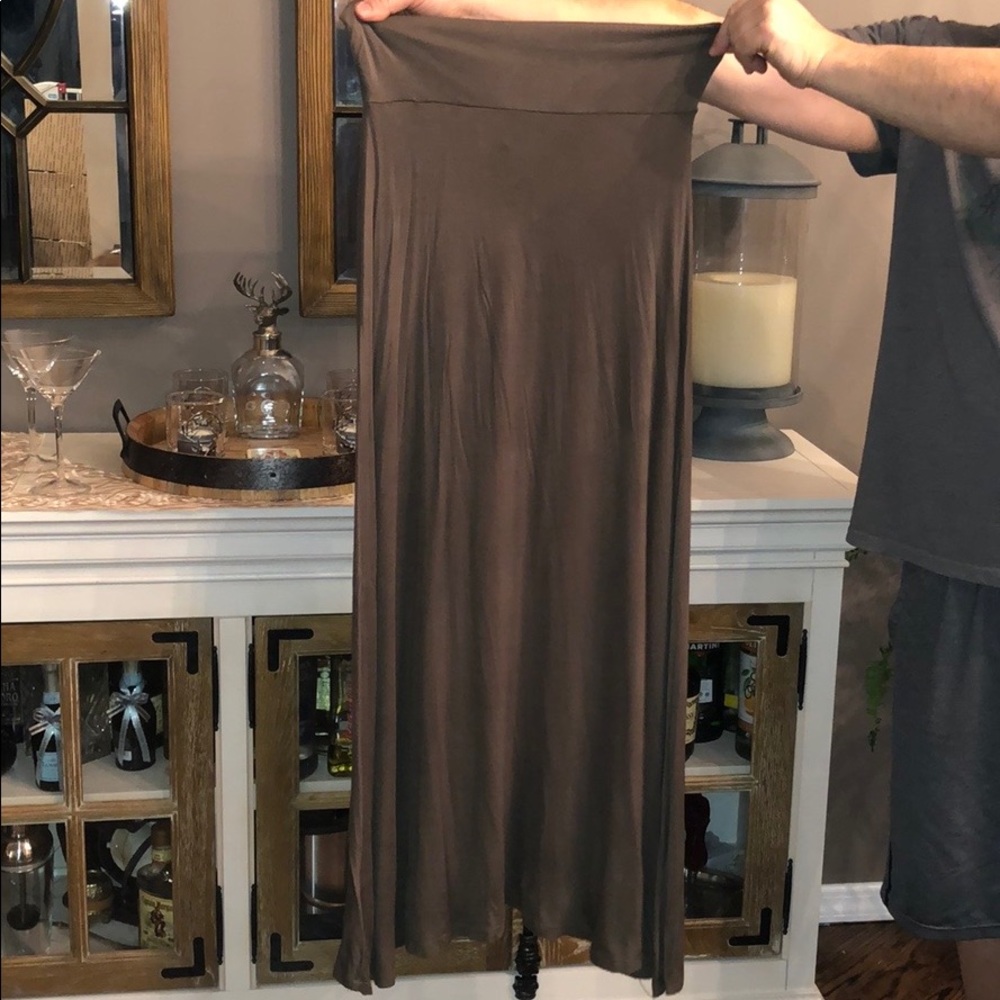 Green maxi skirt
